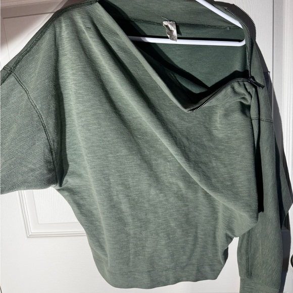 Free People Olive Green Lightweight Knit Zipper Shoulder Sweater | M - Picture 3 of 5